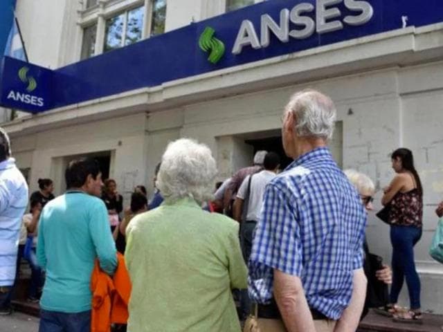 Menos gasto sin afectar los sueldos públicos y jubilaciones