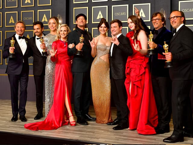 Apple le ganó a Netflix en los Oscars