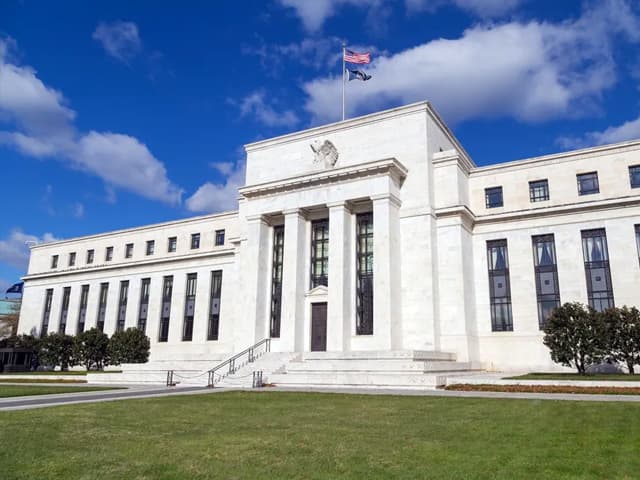 El dilema de la FED: respuesta  a la inflación, o recuperación