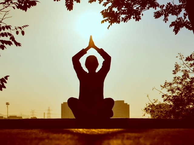 Yoga: ¿es una moda o  práctica saludable?