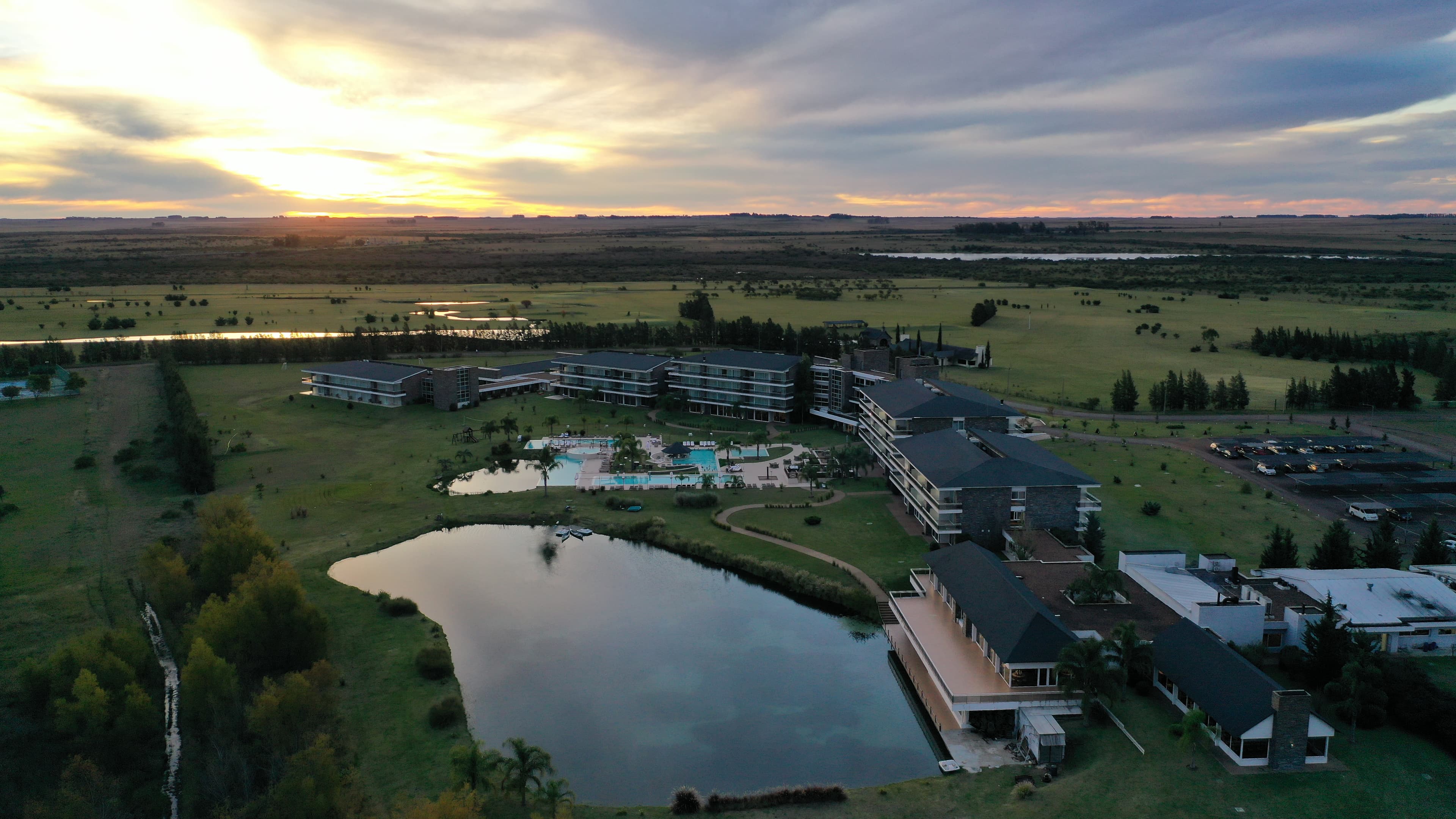 Altos del Arapey: relax, entretenimiento y aguas termales a 550 km del Obelisco