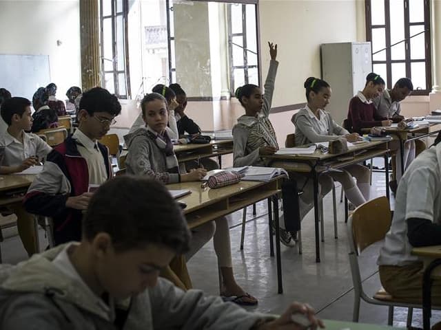 En secundarios estatales sólo se gradúa 36% de los alumnos