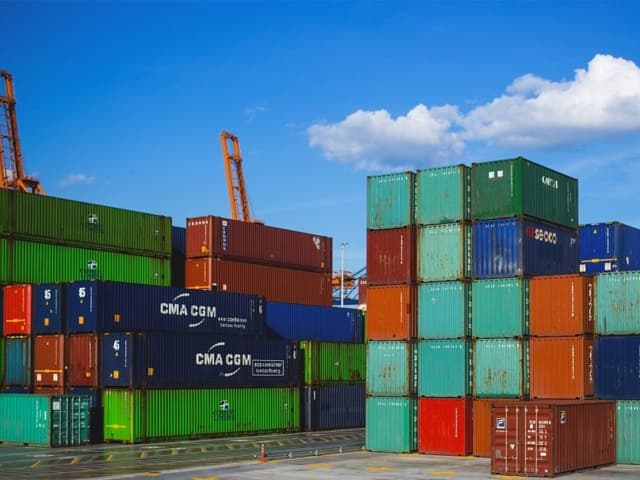 Más importaciones, pero igual hubo generoso saldo comercial