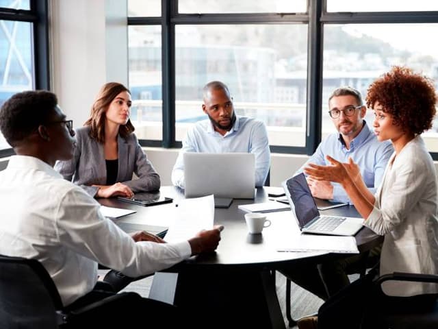 Santander y Harvard Business Publishing otorgan 5.000 becas para aprender competencias clave en entornos profesionales