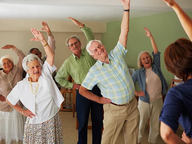 La presencialidad mejoró salud y ánimo de adultos mayores