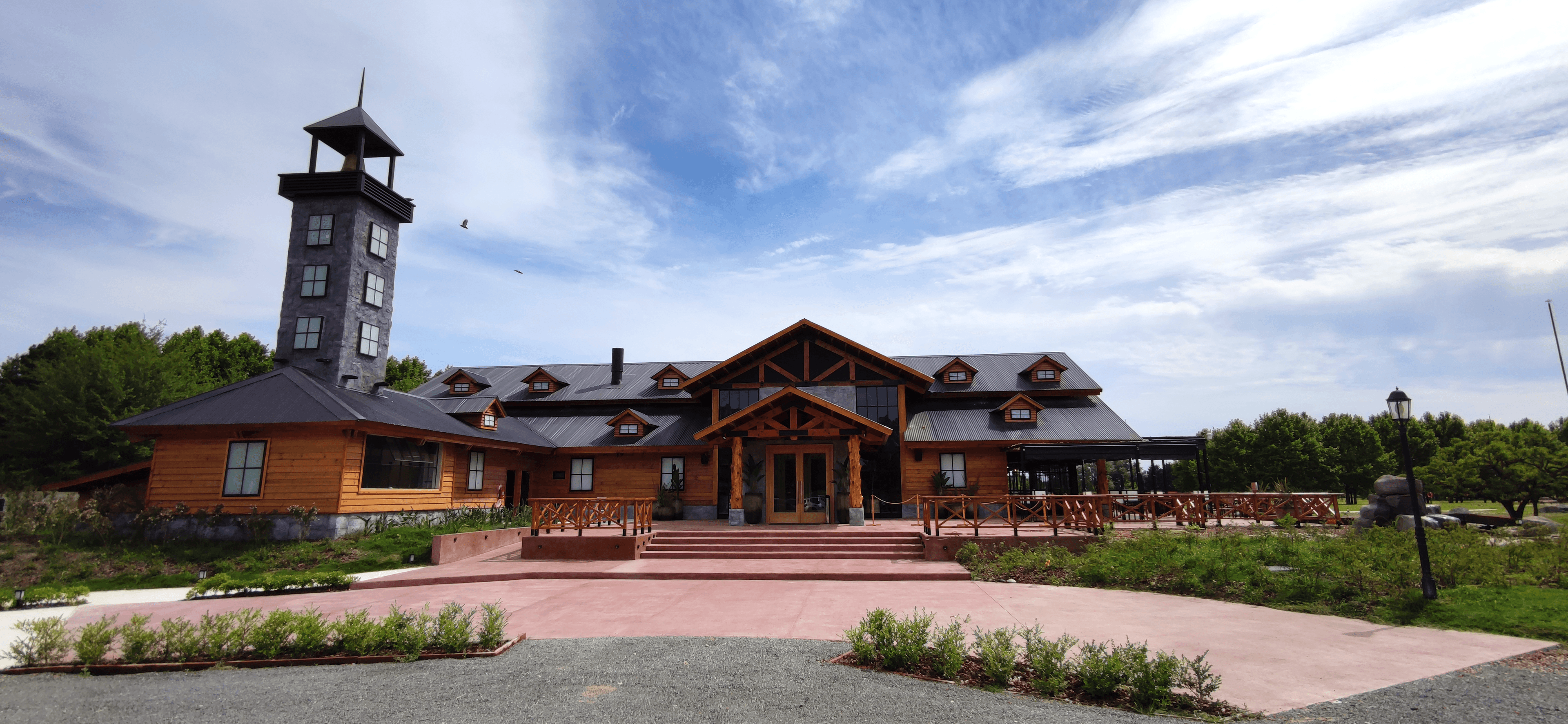 Terrazas al Lago Resto, Grill & Bar: en Pilar, con el espíritu de la Patagonia