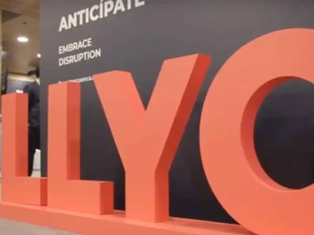 Tensión entre el populismo y democracia en Asuntos Públicos