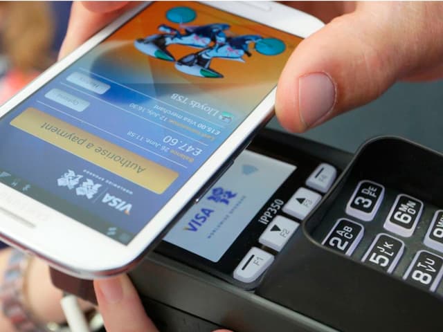 Líderes bancarios destacan la inversión en tecnología