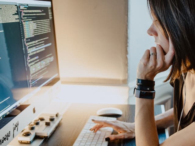 Crece el interés femenino por aprender a programar