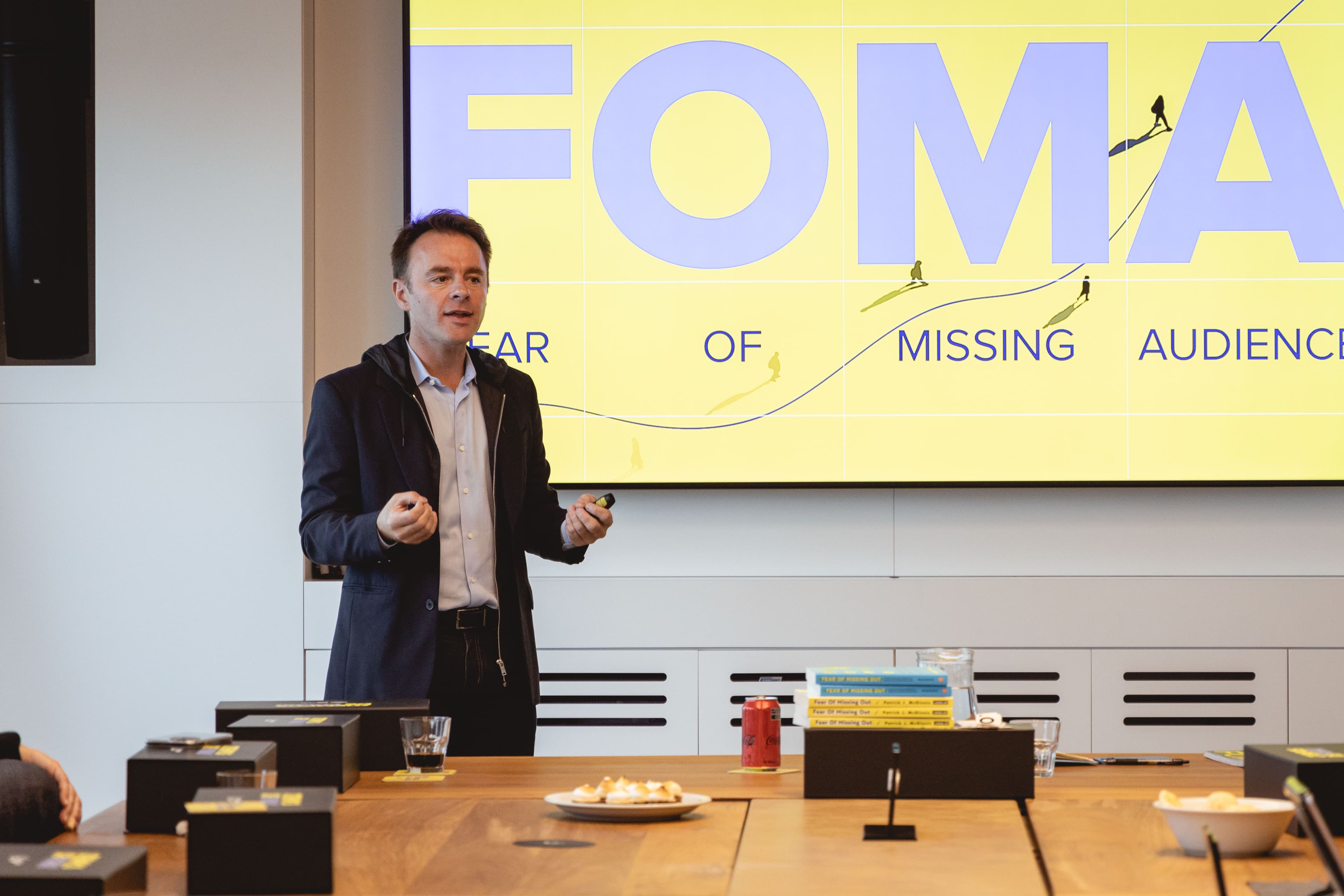 Patrick J. McGinnis, creador del “FOMO”, presentó su nuevo concepto “FOMA”