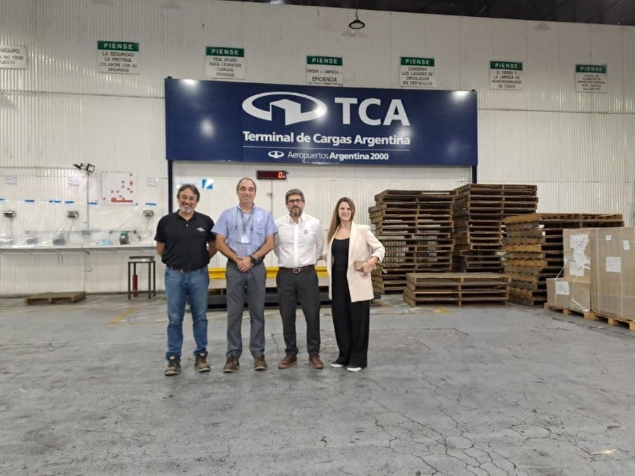 Renault Argentina reactiva la logística de abastecimiento aéreo