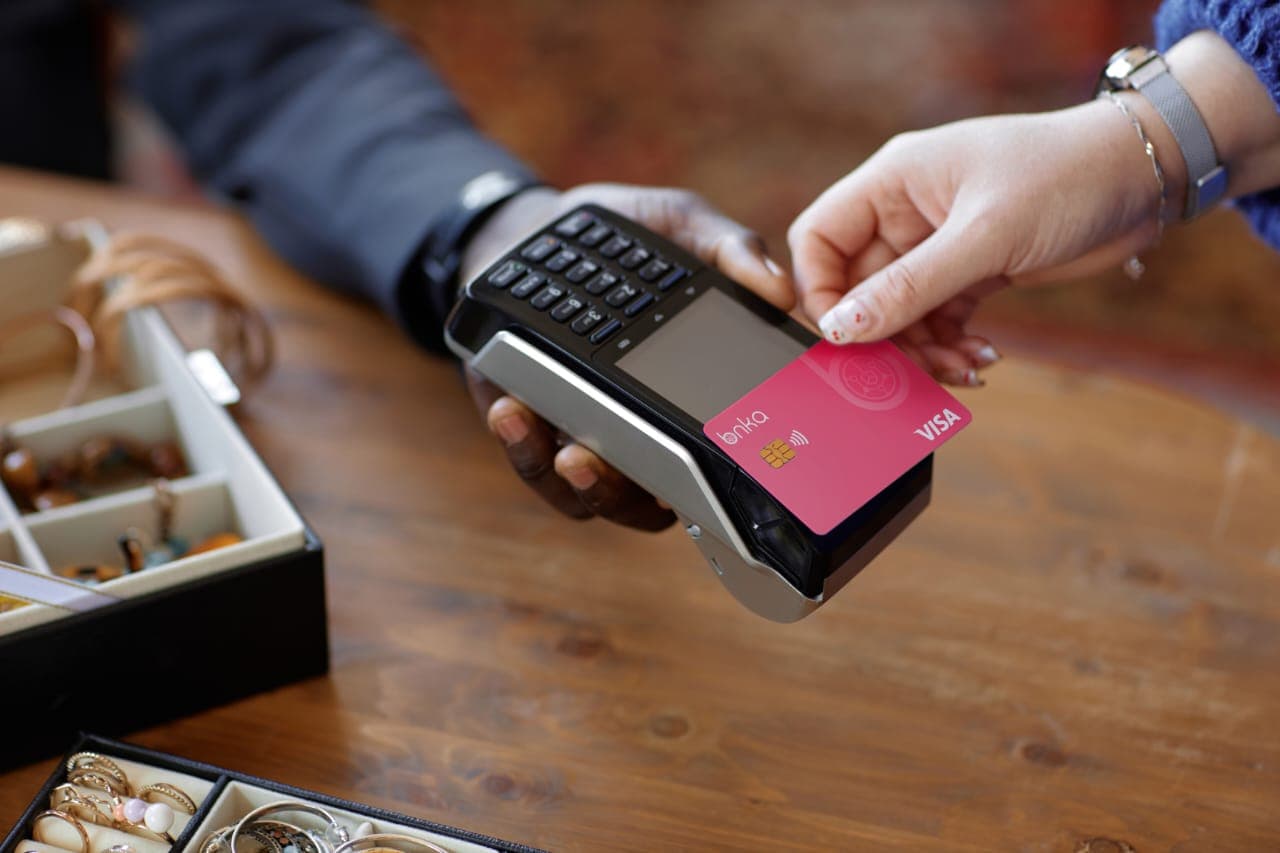 Bnka estrena su tarjeta VISA en Argentina enfocada en la comunidad migrante