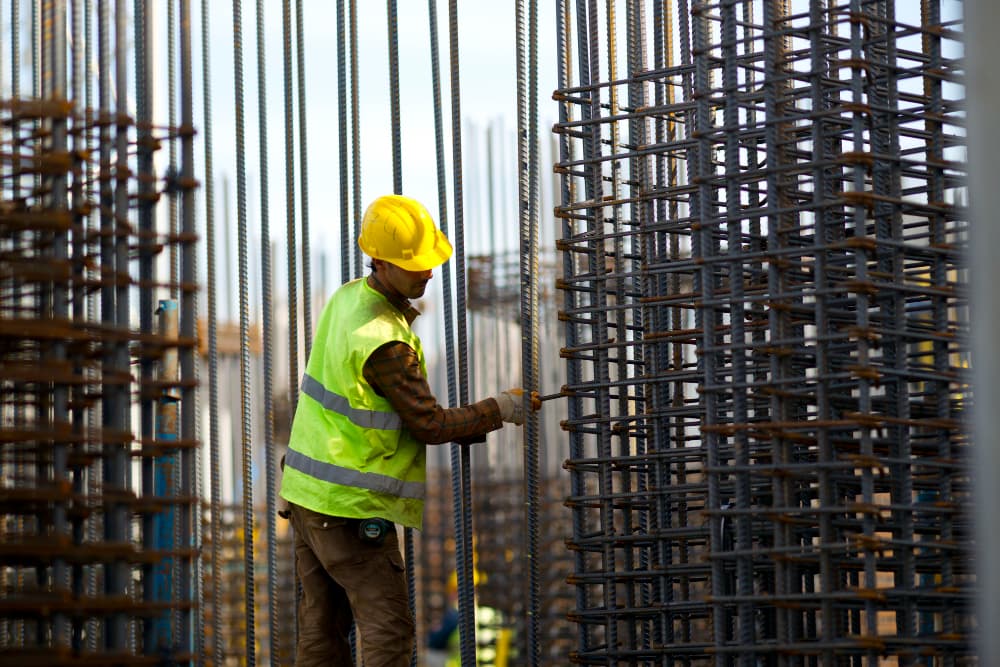 El empleo formal en la industria de la construcción sigue disminuyendo