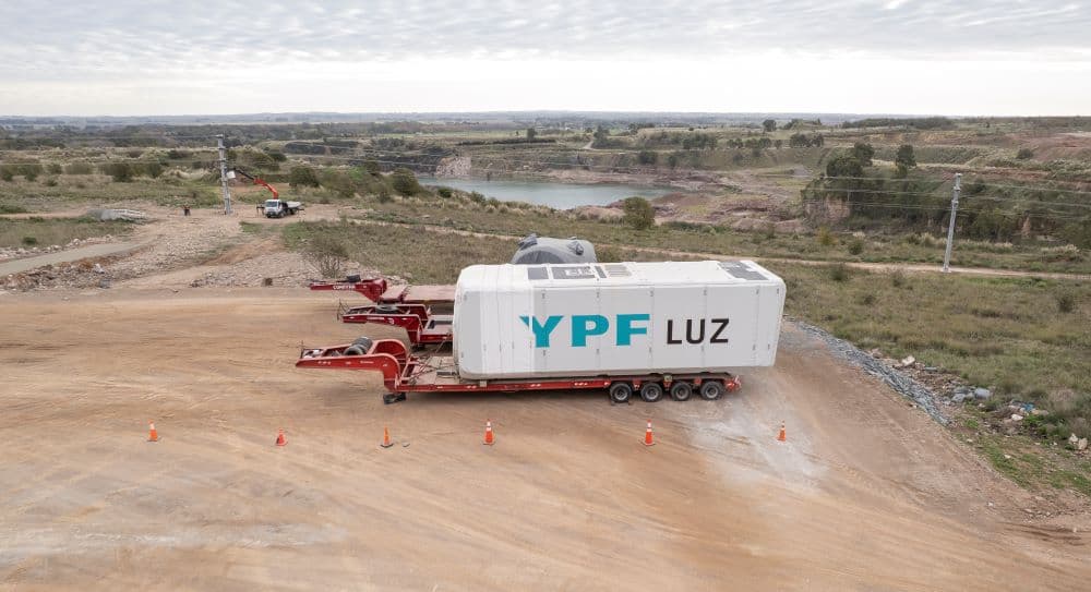Llegan a Olavarría los componentes del primer proyecto in situ de YPF Luz