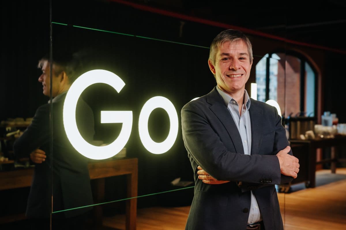 Google anuncia 15 mil becas educativas y lanza un nuevo curso de IA
