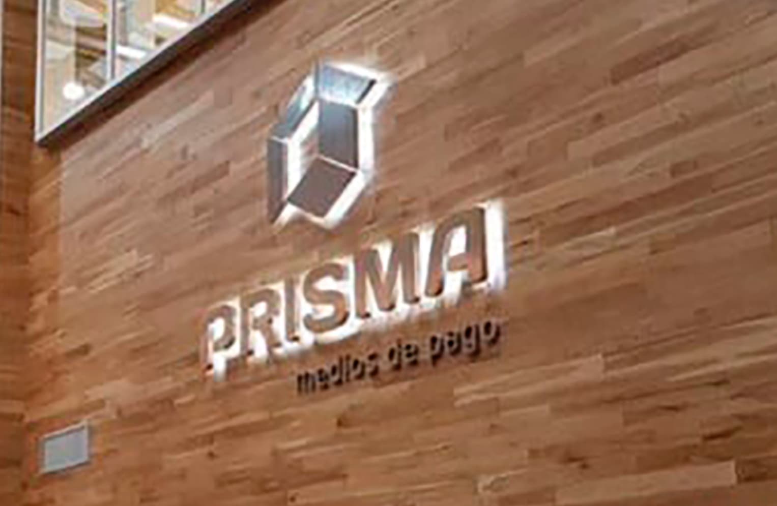 Límites dinámicos de Prisma unen crédito de tarjetas en 2025