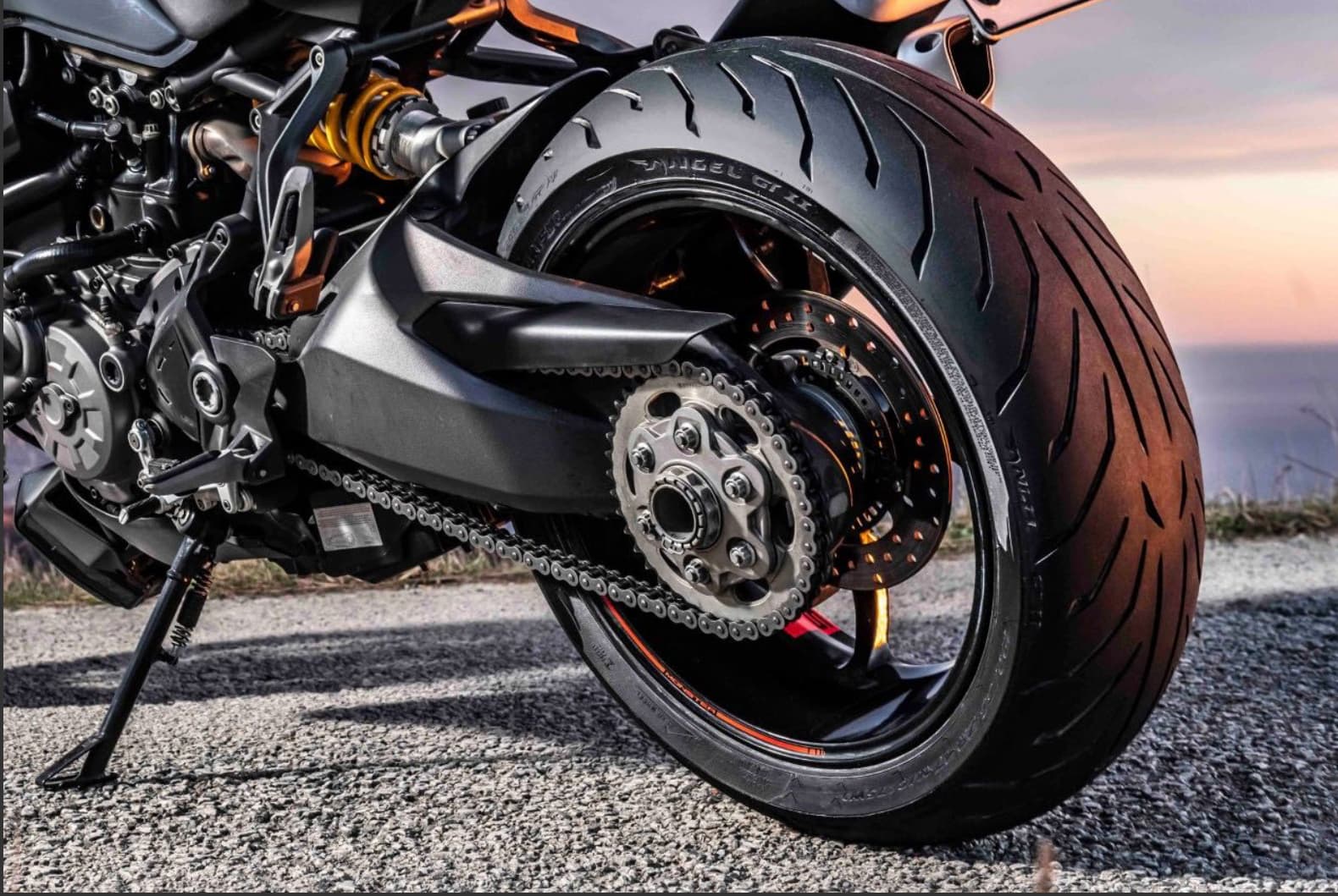 Mototurismo en Argentina: Pirelli lanza neumáticos para invierno