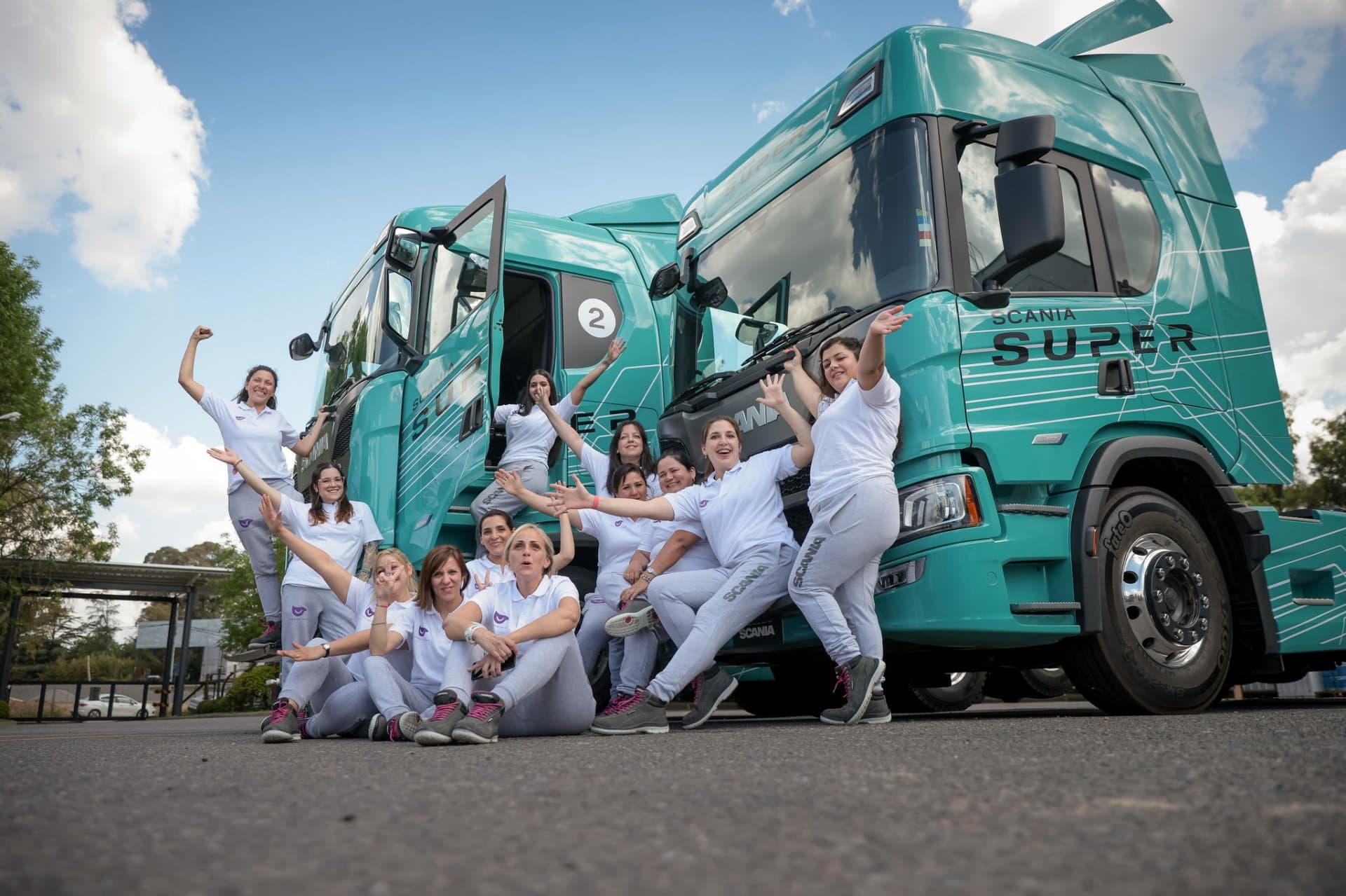 Scania abre nuevamente inscripción para la formación de mujeres conductoras de camión