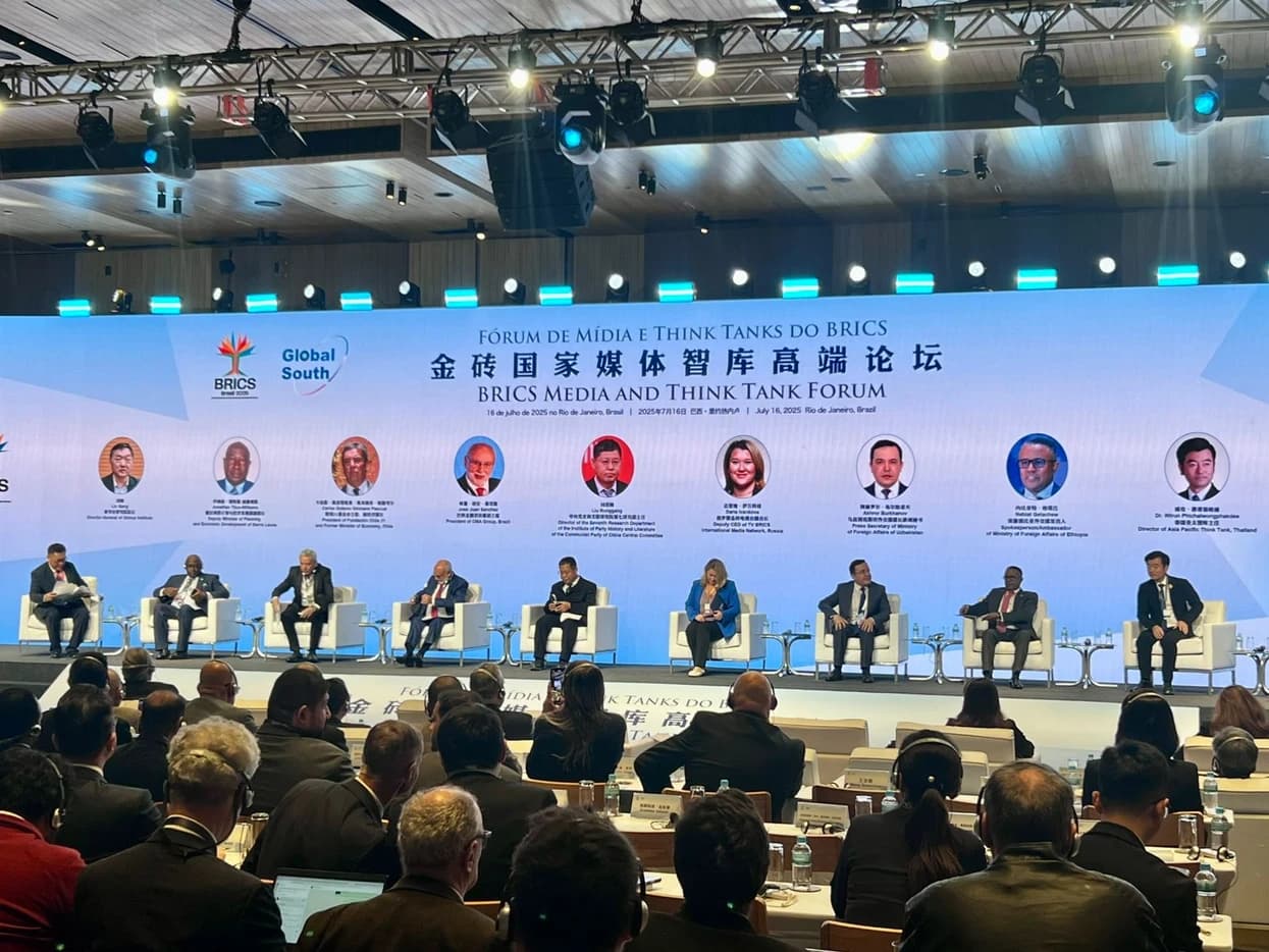 Hoardsun impulsa la colaboración en IA de los BRICS en 2025