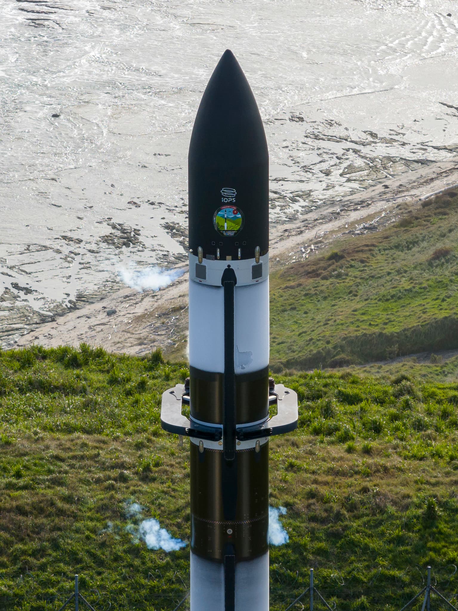 Rocket Lab reporta ingresos récord y consolida su estrategia de “dos negocios”: lanzamientos y sistemas espaciales