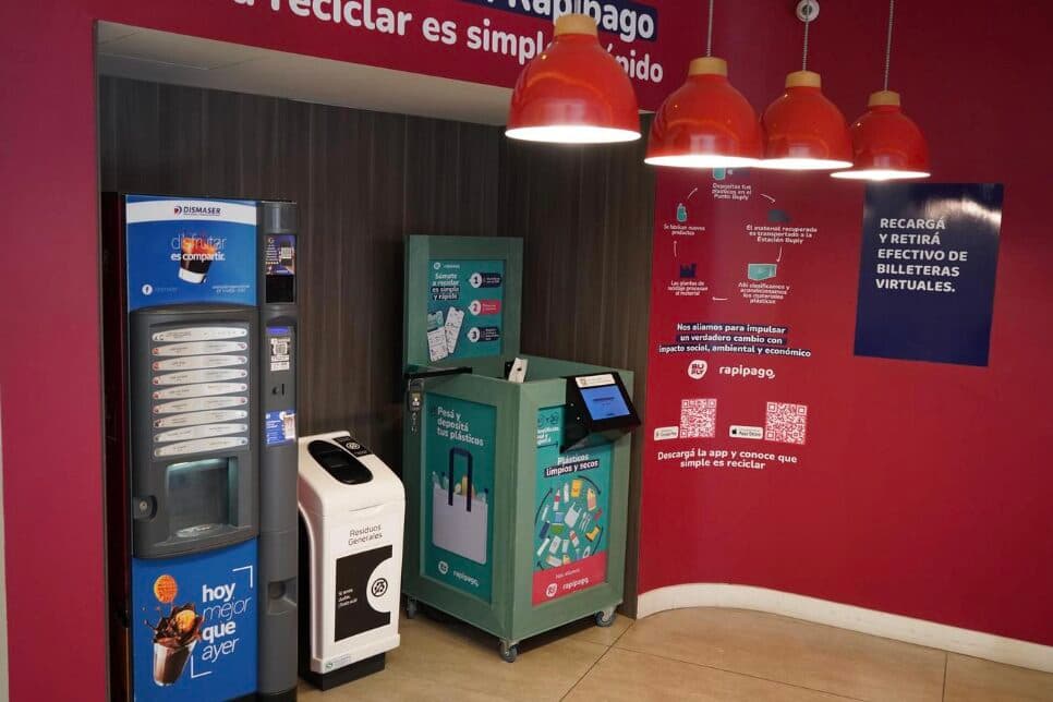 Rapipago lanza estaciones para reciclar plástico con Buply