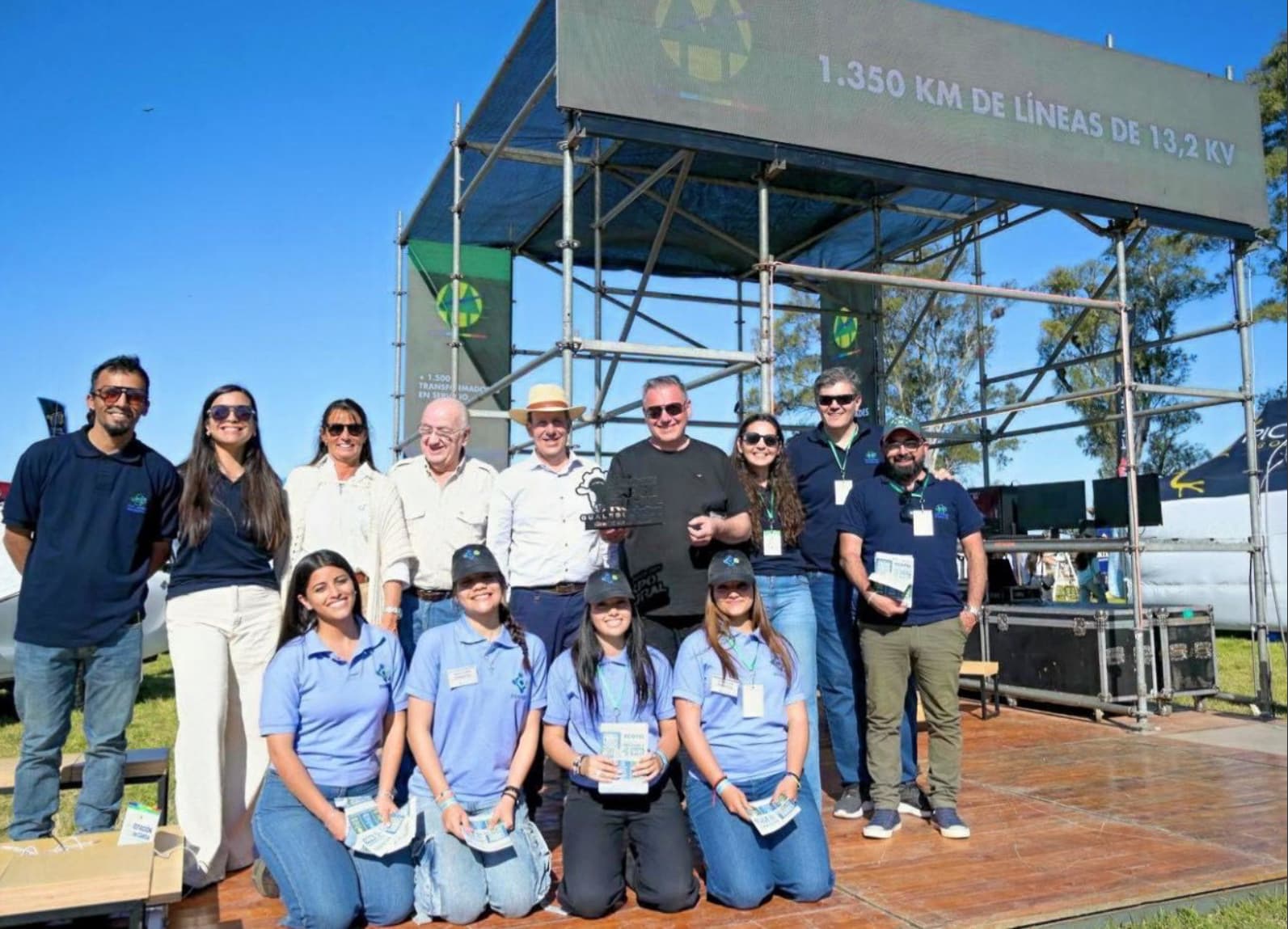 La Cooperativa de Electricidad de Gualeguaychú recibe premio por servicios en la Exposición Rural