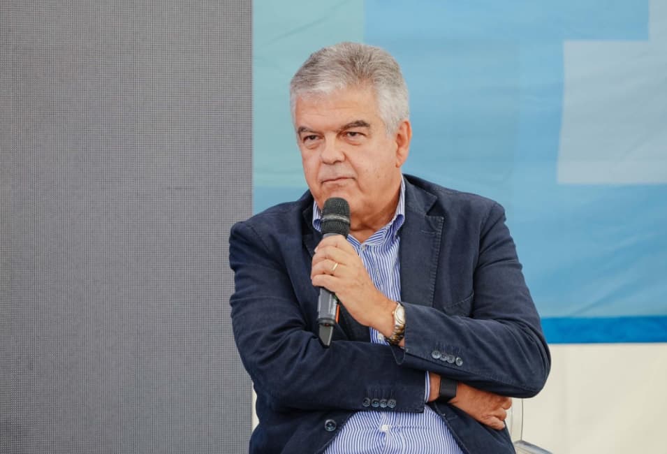 Luigi Ferraris expone sobre inteligencia artificial y los retos energéticos en Europa