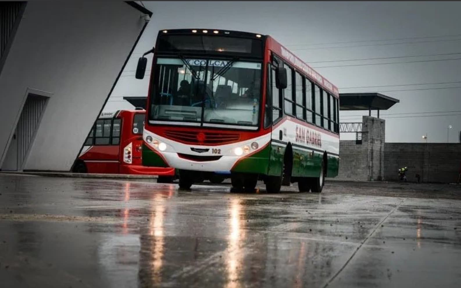 Mercedes-Benz Camiones y Buses impulsa capacitación técnica intensiva para talleres en Tucumán