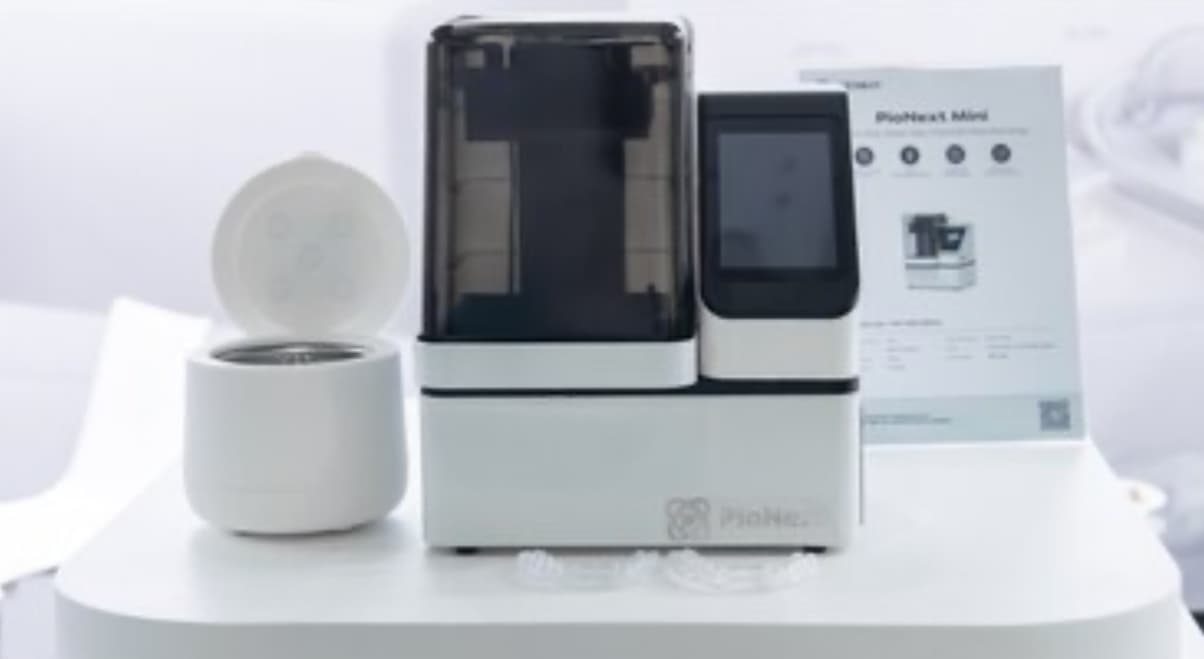 PioCreat debuta en Moscow Dental Expo 2025 con mini impresora 3D para odontología digital