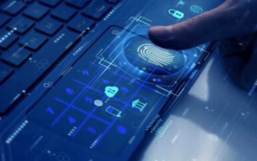 ArriTech presenta QGen Online, plataforma de cumplimiento normativo con inteligencia artificial y biometría