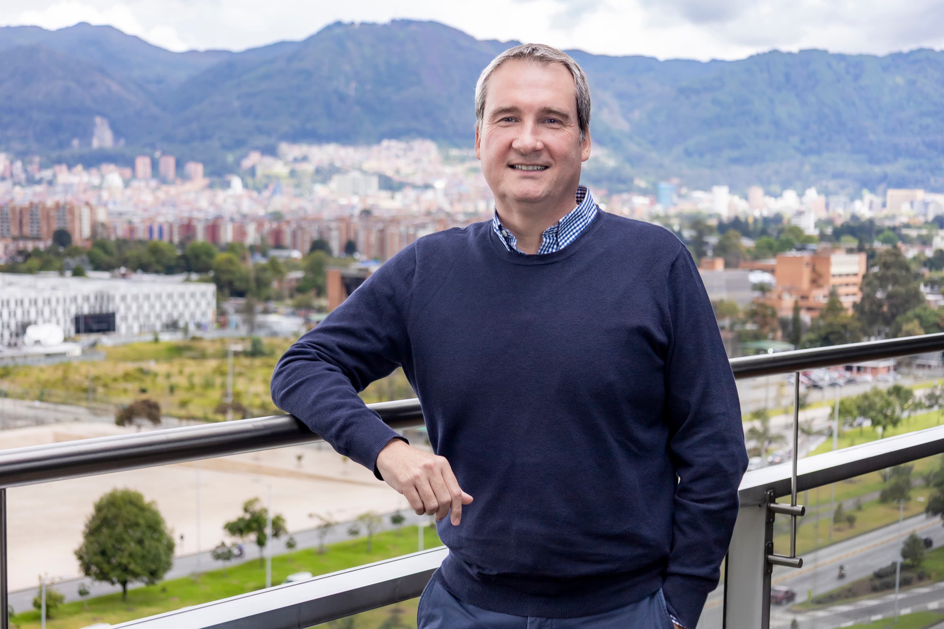 Grupo Abra incorpora a Angus Clarke como CCO para fortalecer su estrategia regional