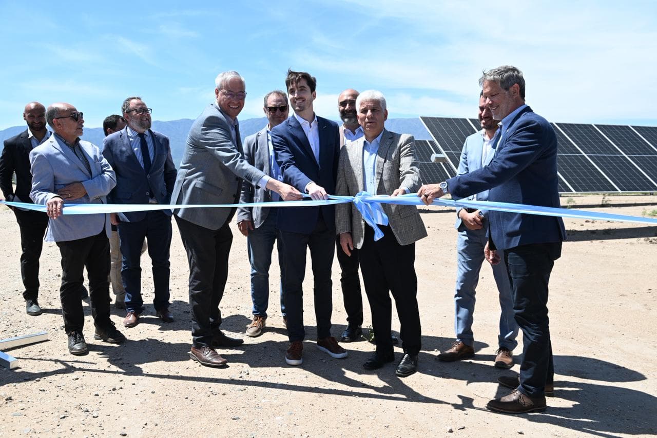 Primer Parque Renovable Híbrido de la Argentina inaugura operaciones en San Luis
