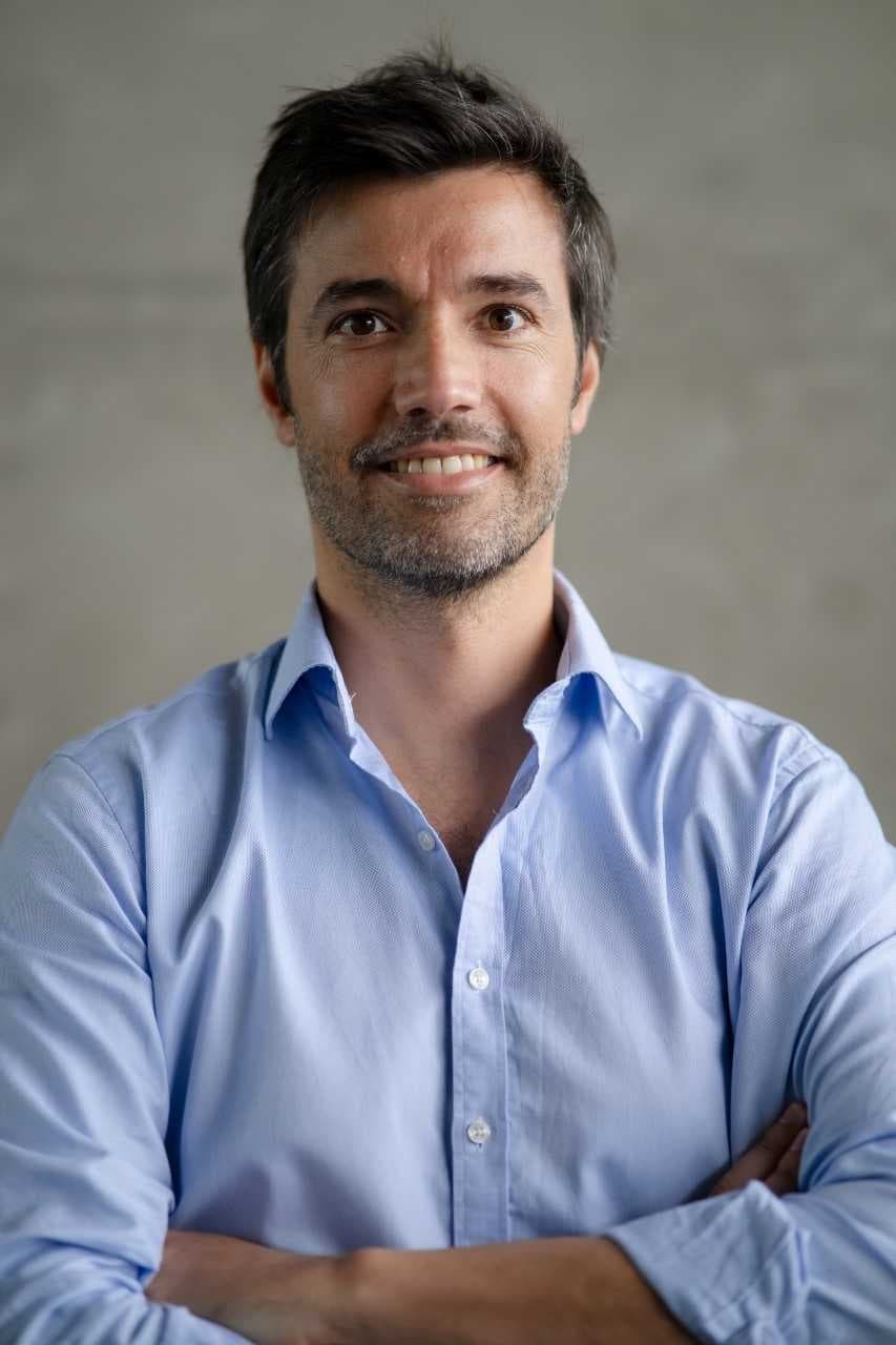 Empresas enfrentan desafíos al implementar inteligencia artificial generativa en procesos internos