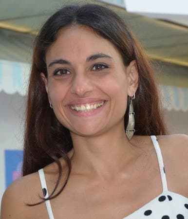 El fantasma de la IA: Cómo la despersonalización en la comunicación corporativa cambia eficiencia por frialdad