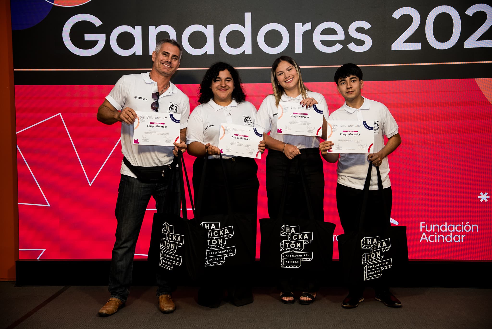 La Hackatón ArcelorMittal Acindar premió soluciones juveniles en Villa Constitución
