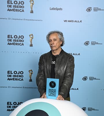 Hernán Ponce recibe la distinción Salón de Honor del Talento Latino en El Ojo 2025