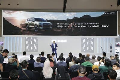 Chery introduce en Indonesia su primer SUV transformable de siete plazas durante la GJAW