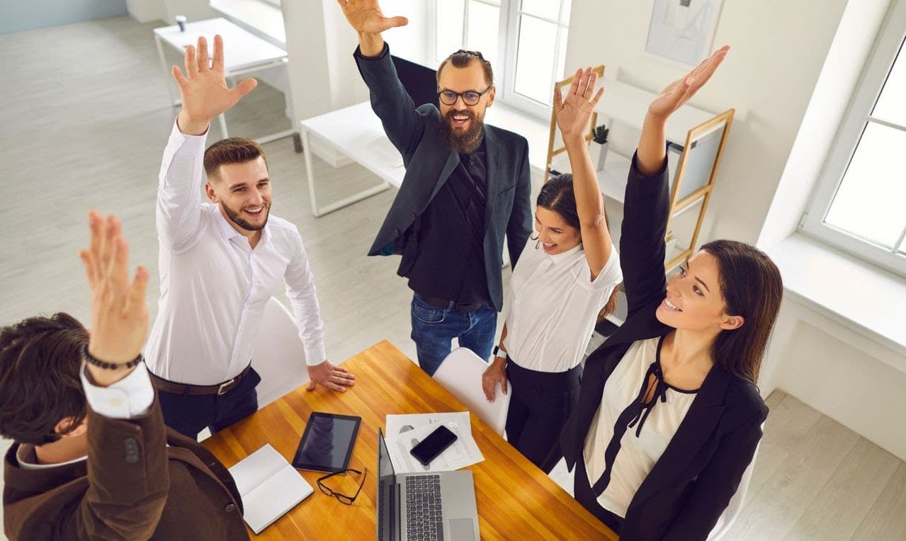 Adecco: El liderazgo centralizado pierde terreno en las empresas argentinas