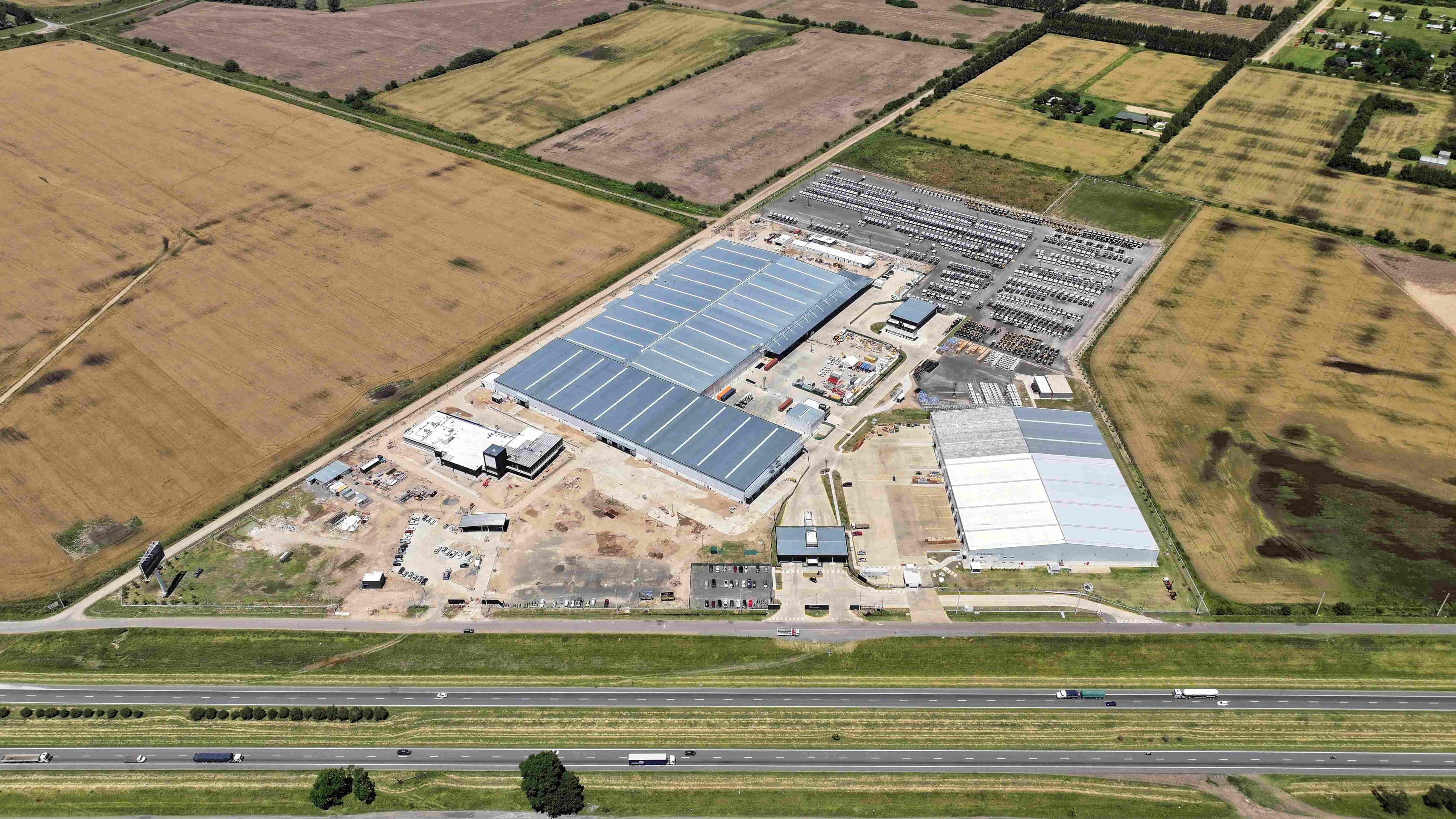 Mercedes-Benz Camiones y Buses finaliza operaciones en Virrey del Pino y anuncia mudanza a Zárate