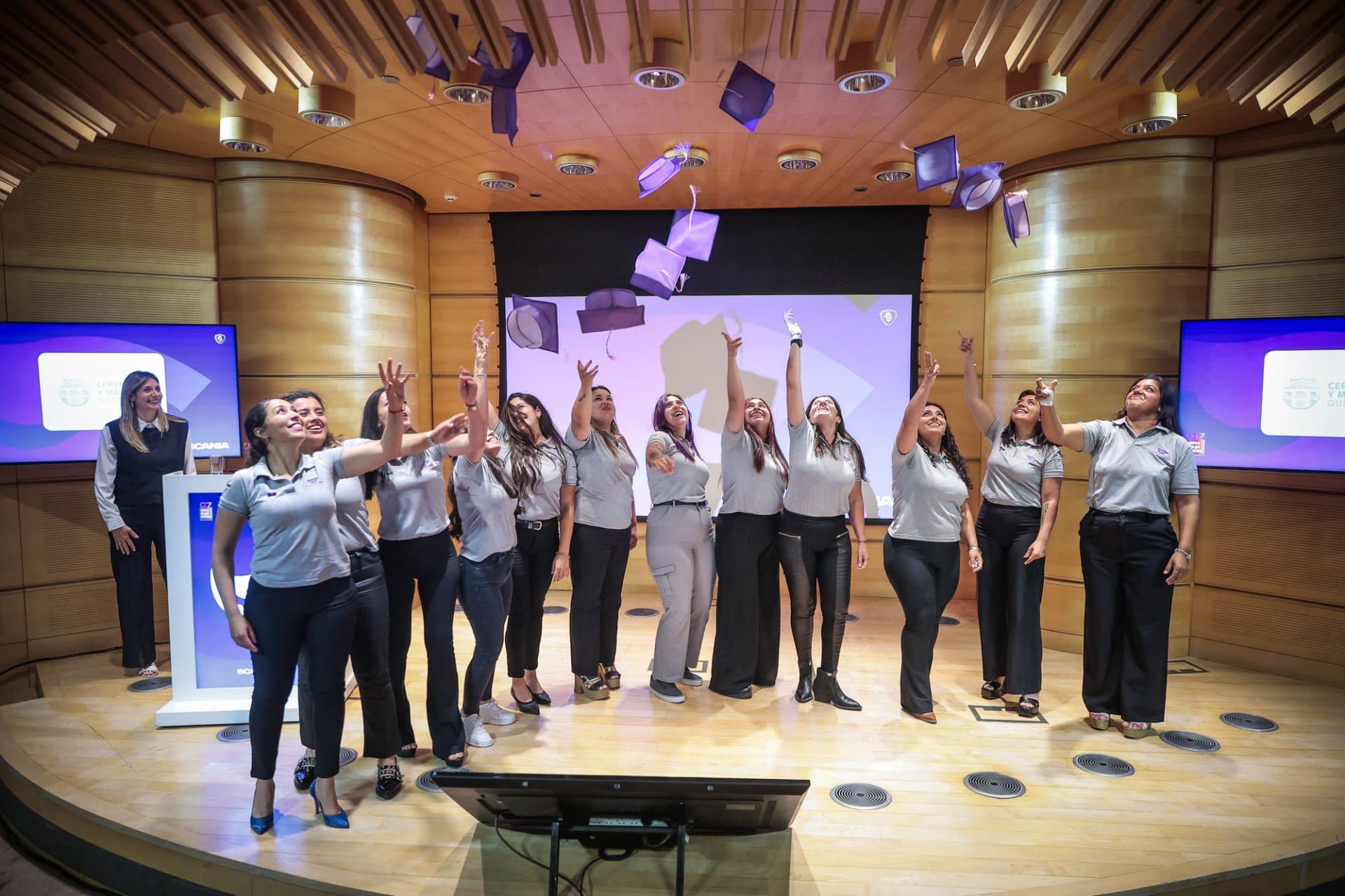 Scania capacitó a choferes de Tranef SRL tras sumar 24 unidades Super