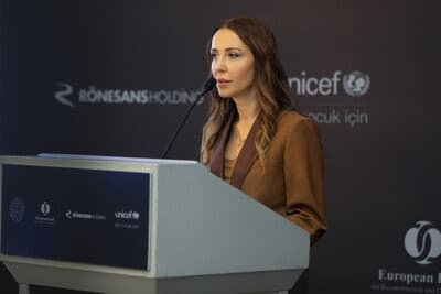 UNICEF y Rönesans Holding implementan programa educativo en Gaziantep para jóvenes de Türkiye