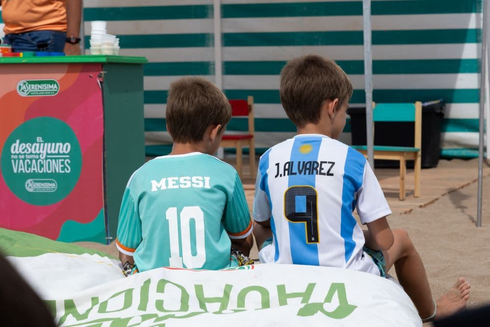 Mastellone Hnos. vuelve a la Costa Atlántica con su campaña “El Desayuno no se Toma Vacaciones”