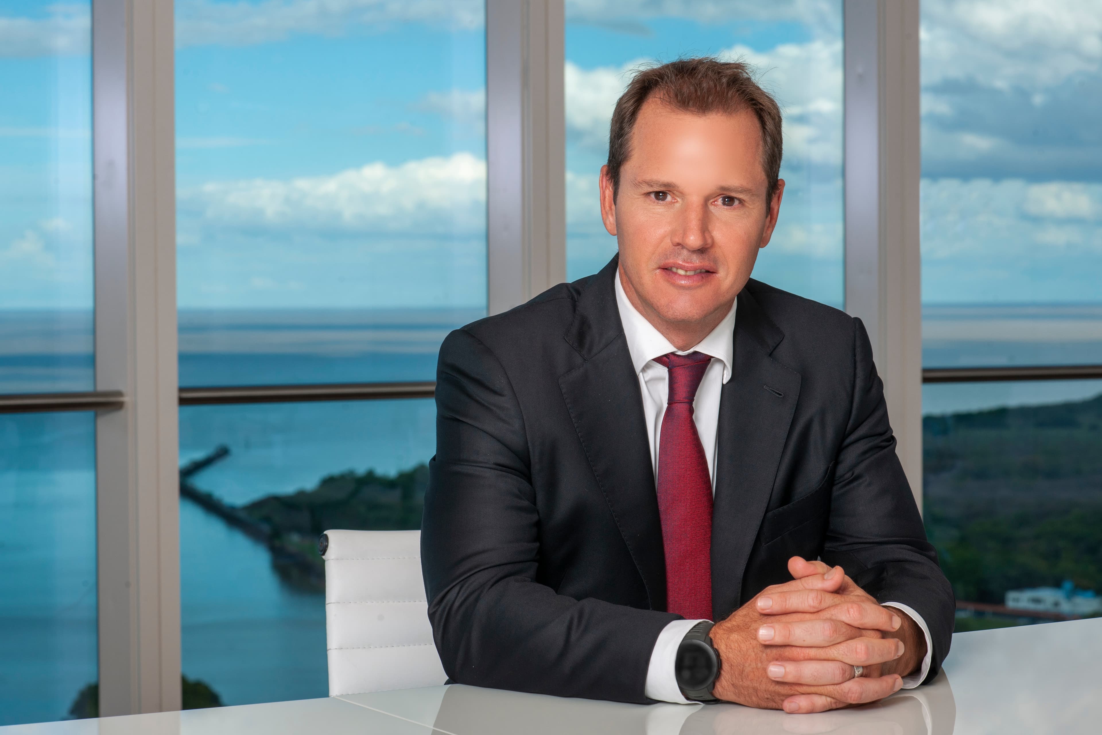 Jorge Brito vuelve a la presidencia del Directorio de Genneia en el sector de energías renovables