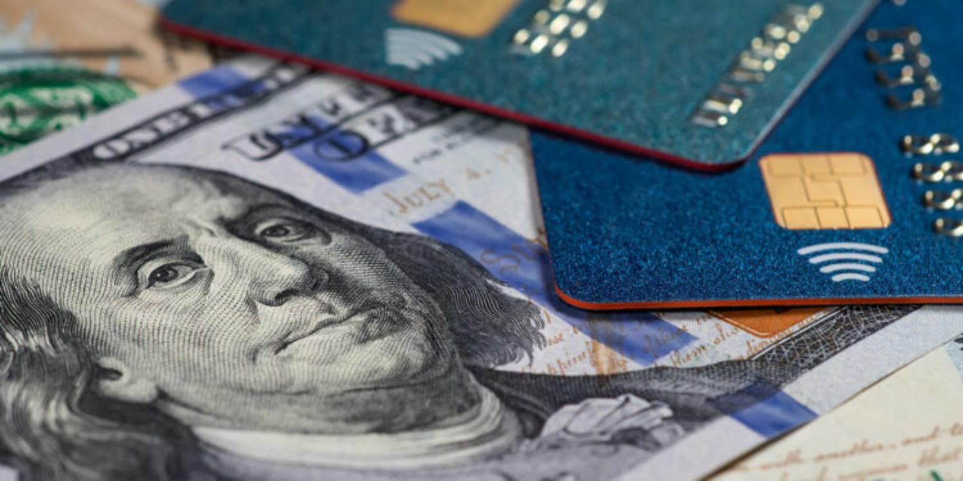 El fin del Impuesto PAIS reduce el costo de consumos en dólares con tarjeta en Argentina