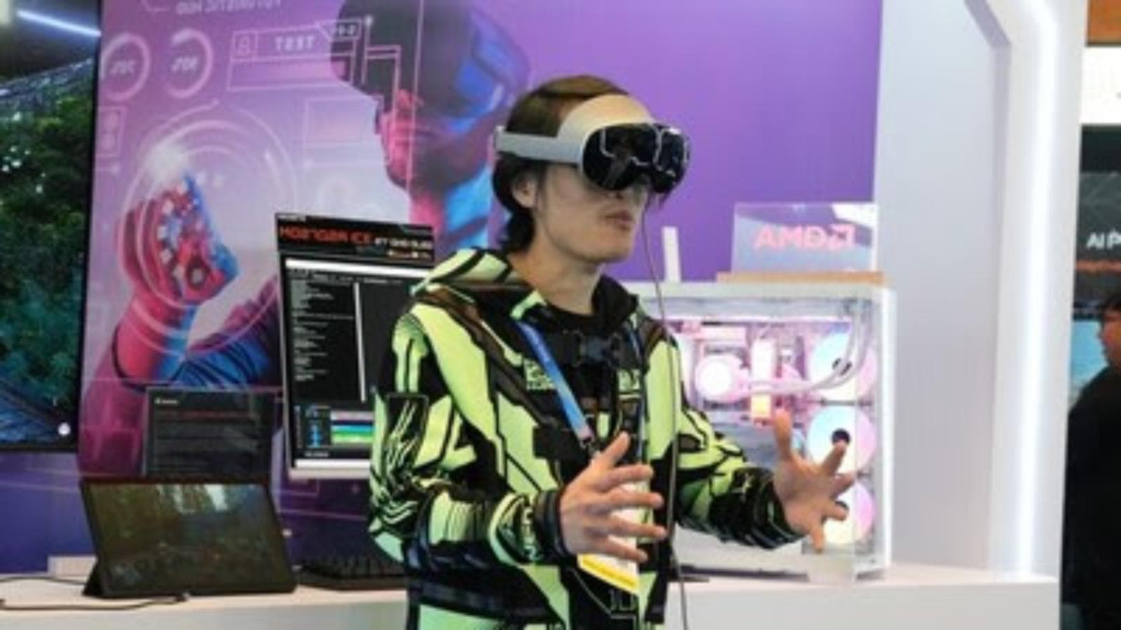 Hugh Hou presentó en CES 2026 una demostración de computación espacial en suite Gigabyte