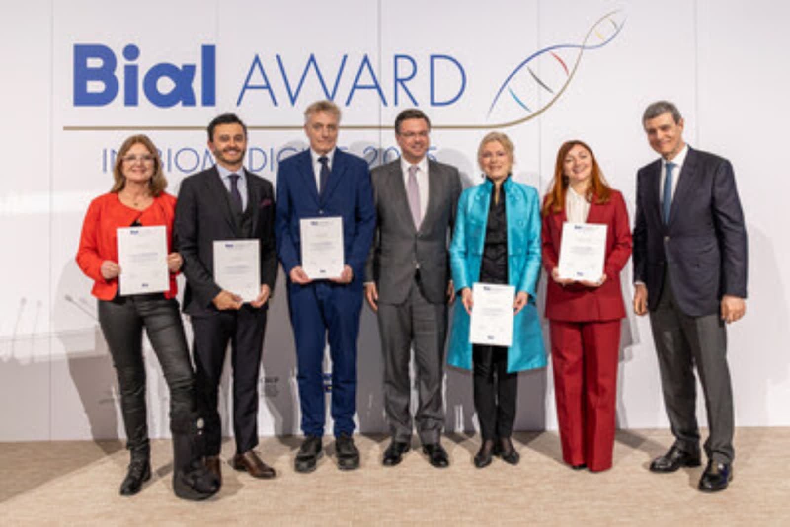 El premio Bial en Biomedicina 2025 distinguió un estudio sobre microbioma e inmunoterapia