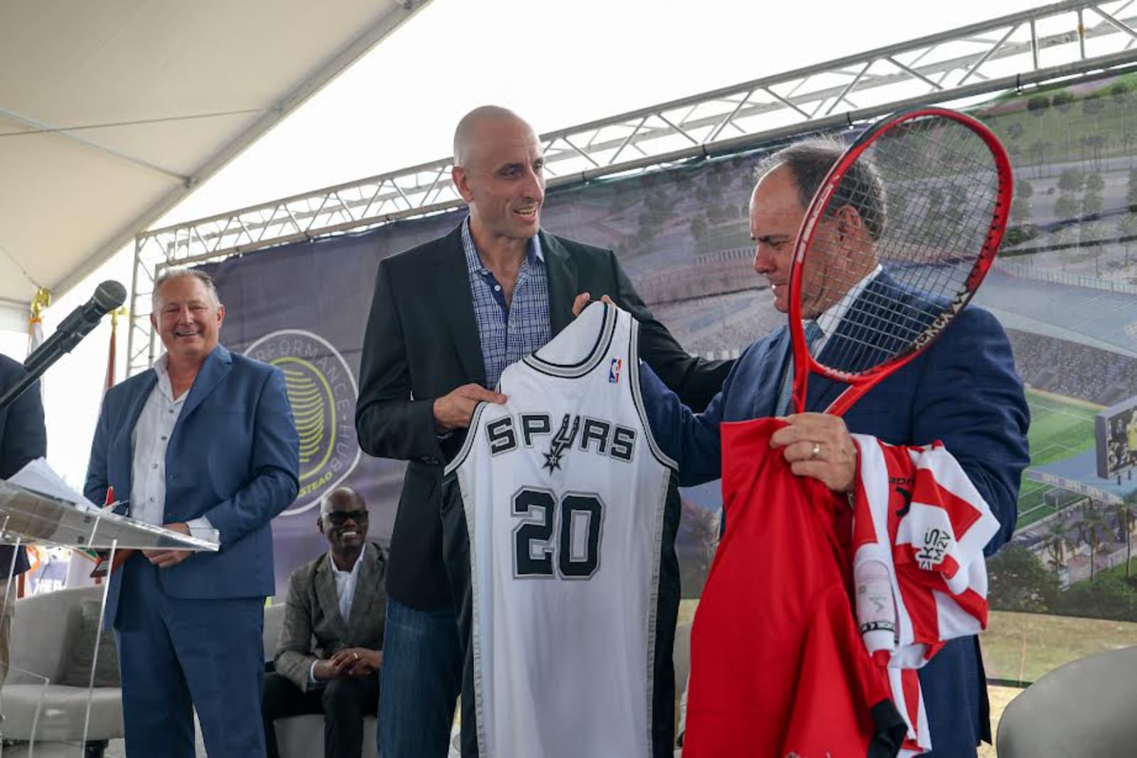 Ginóbili, Pico Mónaco y Zabaleta lideran un campus deportivo-educativo de US$ 280 millones