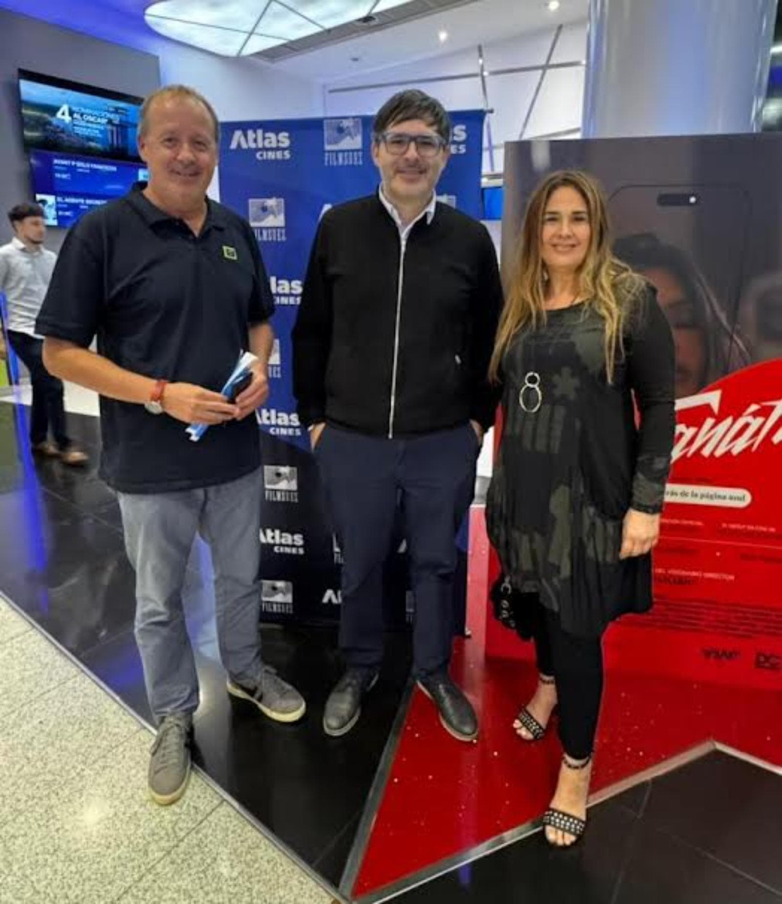 FilmSuez y Digicine presentaron la avant premiere de Solo fanáticos en Atlas Alcorta