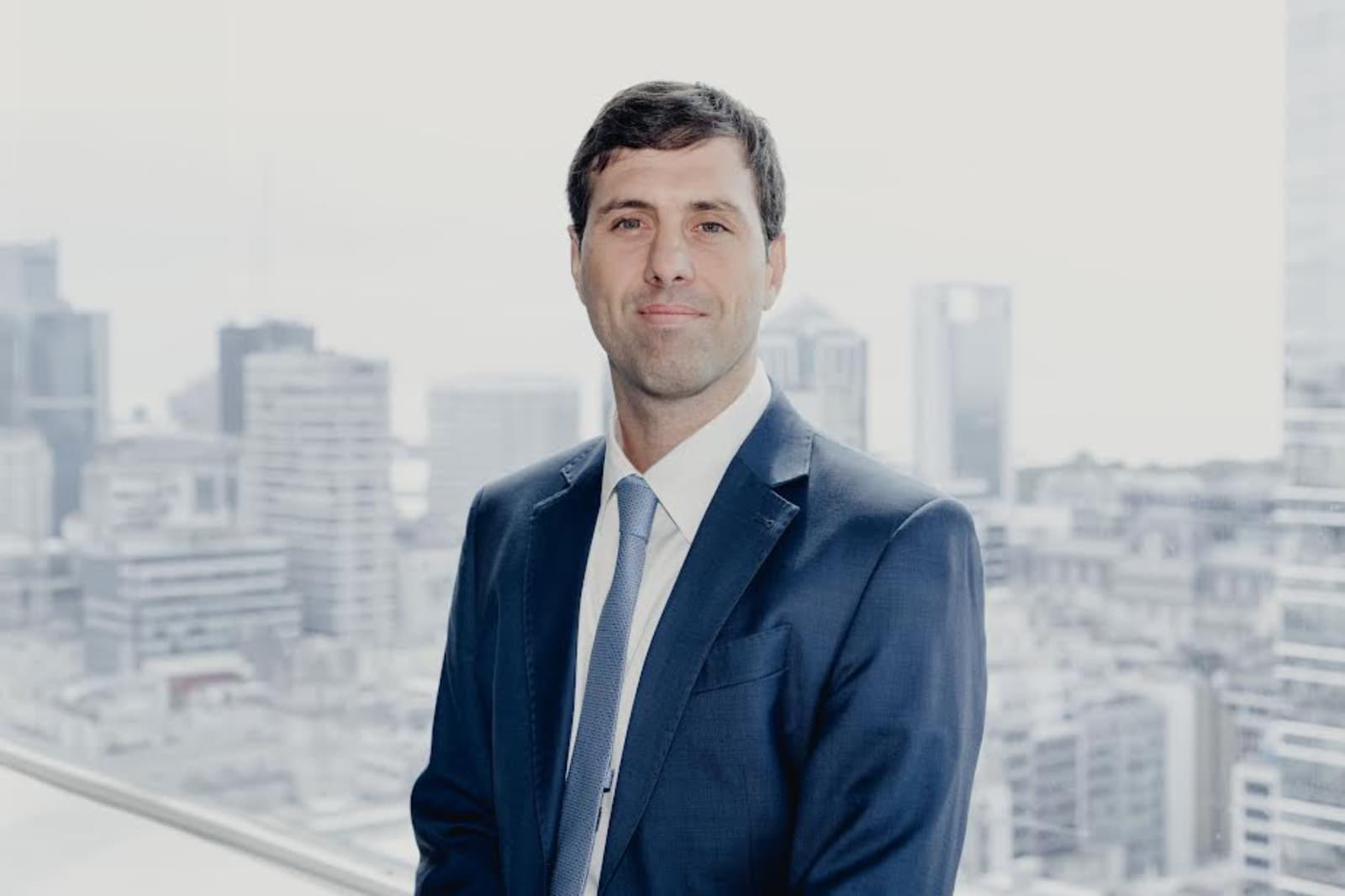 Nicholson y Cano promovió a tres socios y elevó a 32 su plantel