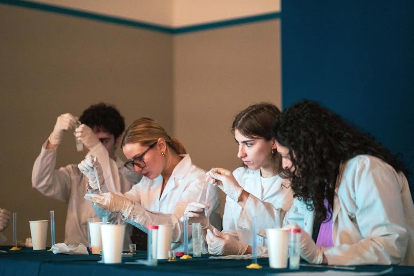 El ITBA incorporó Ingeniería en Biotecnología y detalló su plan académico presencial